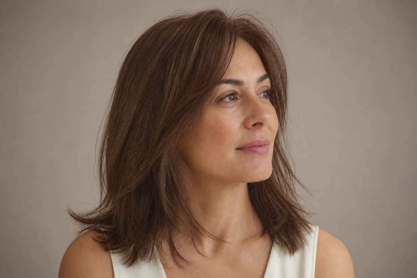 Fine hair with root lift after a stylist blow-dry